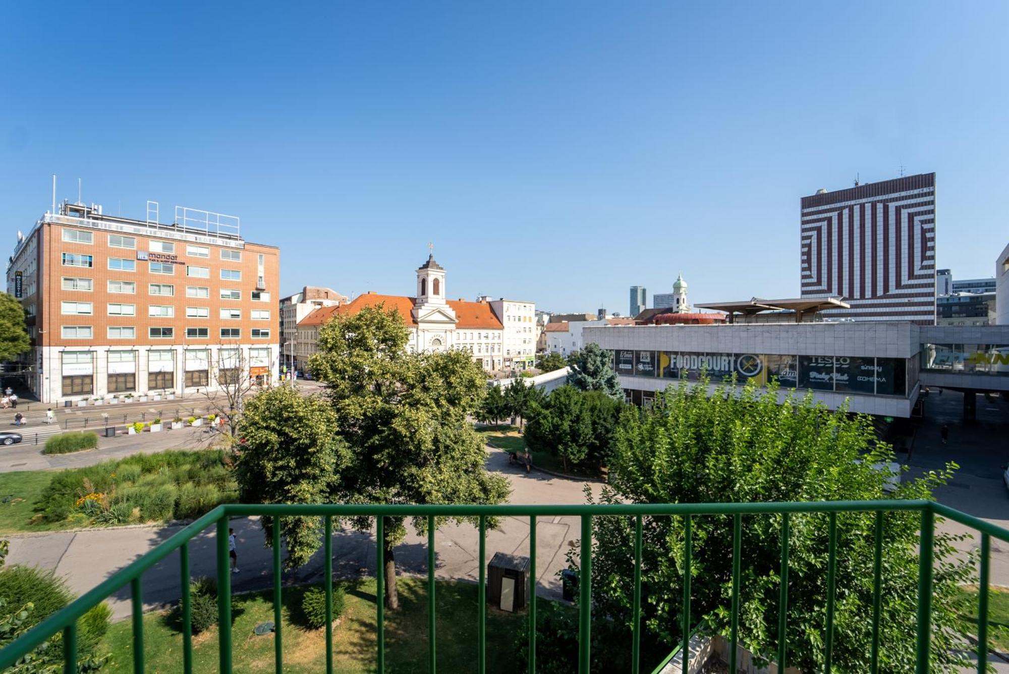 Verve Home Old Town Dunajska 2 Bratislava Buitenkant foto