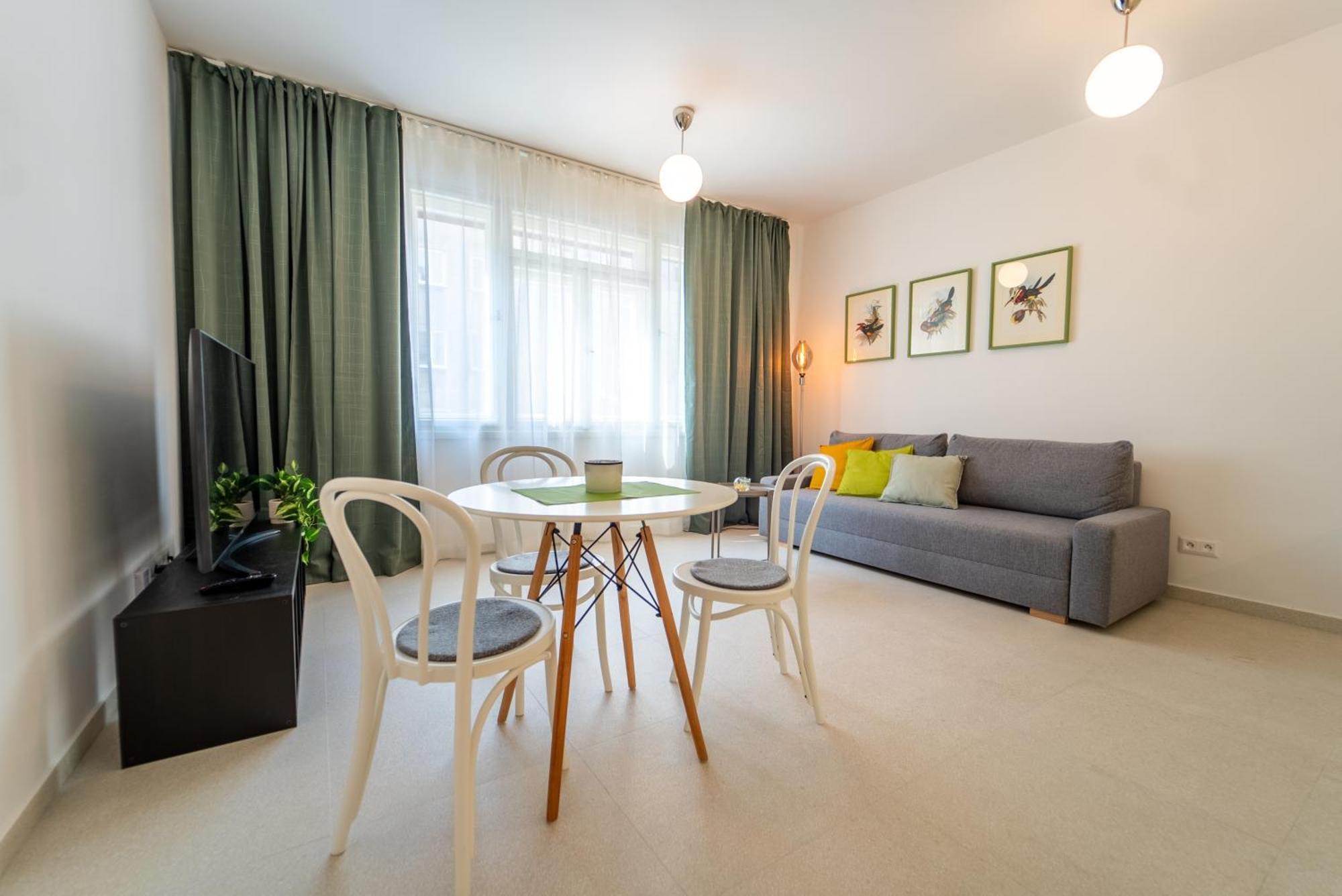 Verve Home Old Town Dunajska 2 Bratislava Buitenkant foto